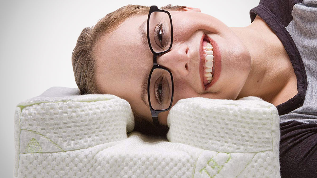 The LaySee Pillow for Glasses Wearers The LaySee Pillow for Glasses Wearers
