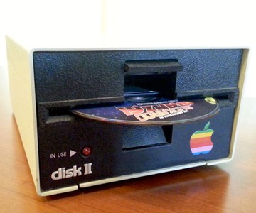 Retro Blu-Ray/DVD Drive in Apple Disk II Case Retro Blu-Ray/DVD Drive in Apple Disk II Case