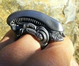 Xenomorph Folding Brass Knuckle Ring