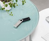 Ledger Nano S - Crypto Asset Hardware Wallet