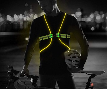 Tracer360 Illuminated & Reflective Vest Tracer360 Illuminated & Reflective Vest