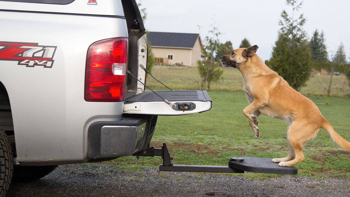 Twistep - Truck or SUV Hitch Step for Dogs Twistep - Truck or SUV Hitch Step for Dogs