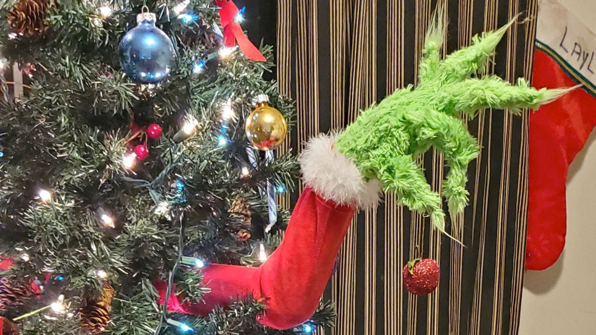 Grinch Christmas Tree Decoration & Ornament Holder Grinch Christmas Tree Decoration & Ornament Holder