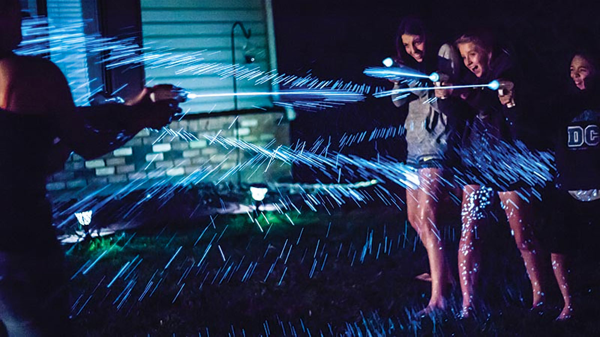 Splashlight Bioluminescent Water Blaster Splashlight Bioluminescent Water Blaster