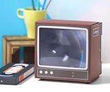 Retro TV Smartphone Screen Magnifier