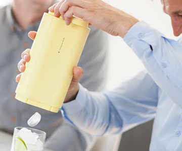 ICEBREAKER Twist & Serve Ice Cube Tray