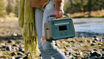 Yoshino B330 SST Solid-State Portable Power Station Yoshino B330 SST Solid-State Portable Power Station