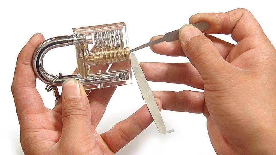 Cutaway Practice Padlock & Lock Pick Set Cutaway Practice Padlock & Lock Pick Set