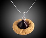 Scented Peanut Butter Blossom Necklace