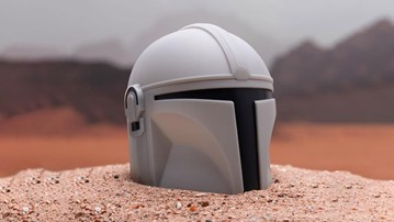 The Mandalorian Helmet Desktop Light The Mandalorian Helmet Desktop Light