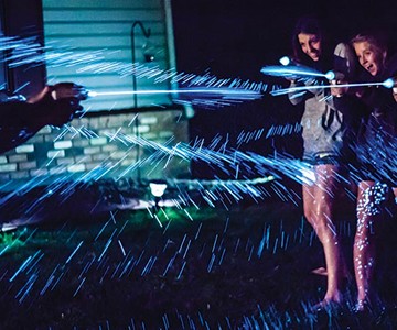 Splashlight Bioluminescent Water Blaster Splashlight Bioluminescent Water Blaster