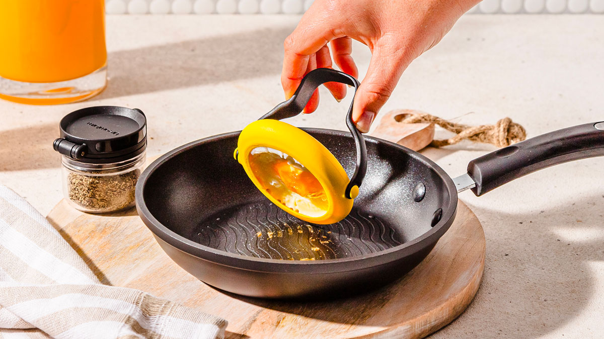 Flegg - Flip & Serve Egg Ring Flegg - Flip & Serve Egg Ring
