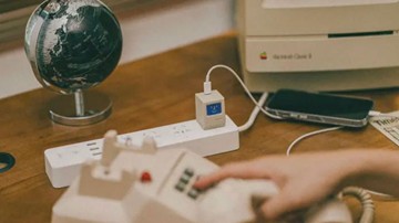 Shargeek Retro 35 Mini Apple Macintosh Charger Shargeek Retro 35 Mini Apple Macintosh Charger