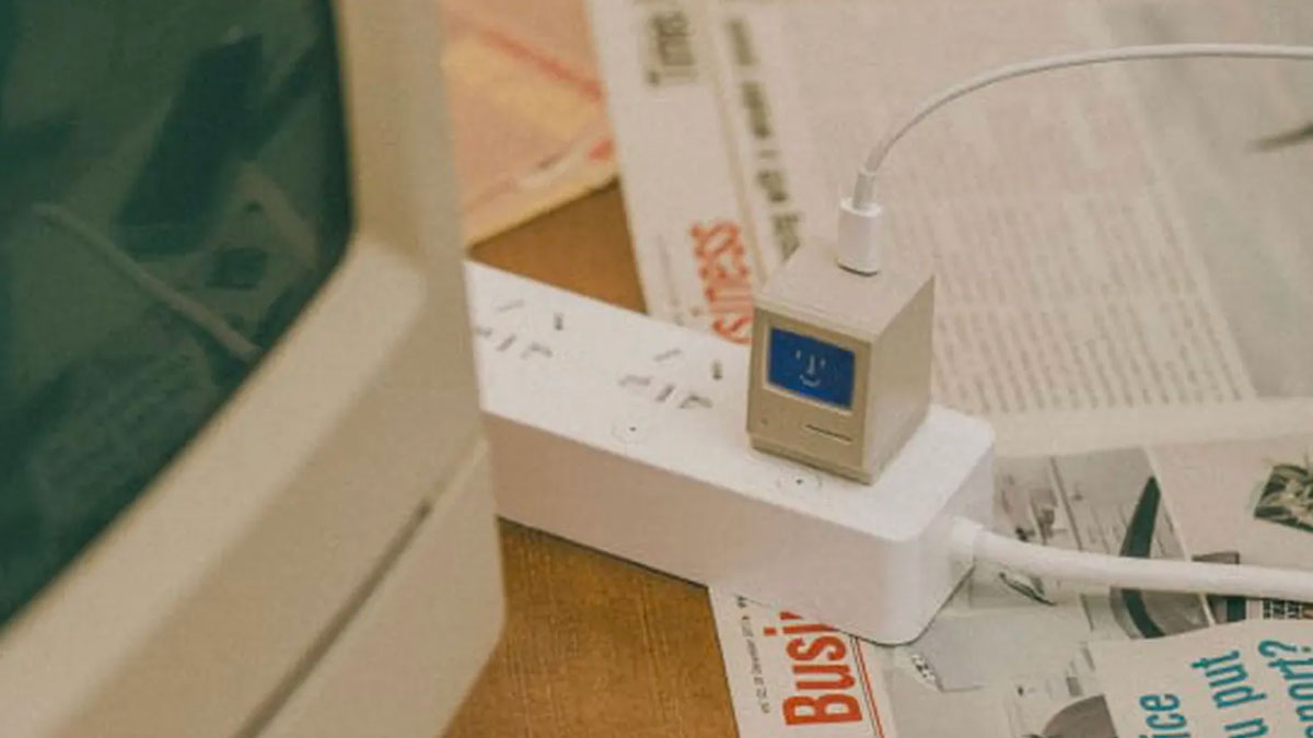 Shargeek Retro 35 Mini Apple Macintosh Charger Shargeek Retro 35 Mini Apple Macintosh Charger