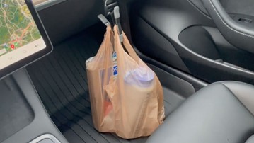BAGO - Glovebox Clip to Keep Bags Upright in the Car BAGO - Glovebox Clip to Keep Bags Upright in the Car