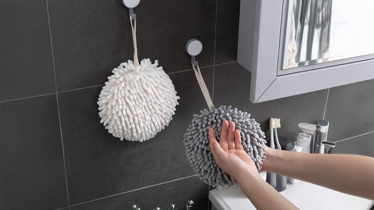Fuzzy Ball Instant-Dry Hand Towels Fuzzy Ball Instant-Dry Hand Towels