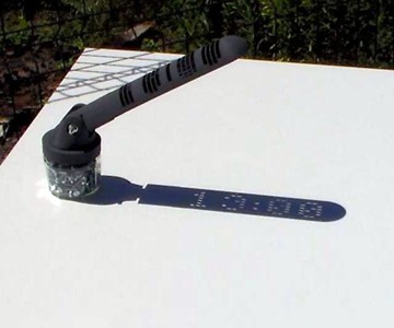 Digital "Shadow-Operated" Sundial