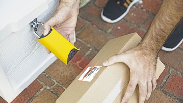 BoxLock Smart Padlock for Package Deliveries BoxLock Smart Padlock for Package Deliveries
