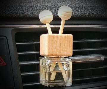 Essential Oil Diffuser Air Freshener for Car Vents Essential Oil Diffuser Air Freshener for Car Vents