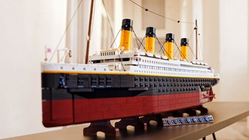 9,090-Piece LEGO Titanic 9,090-Piece LEGO Titanic