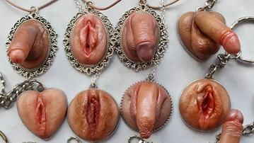 Musch Musch Designs - Your Privates on a Pendant (NSFW) Musch Musch Designs - Your Privates on a Pendant (NSFW)