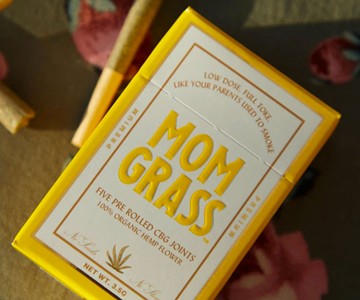 Mom Grass Mom Grass