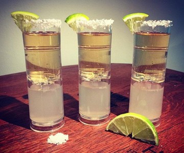 Snapshotr Dual-Chamber Shot Glass Snapshotr Dual-Chamber Shot Glass