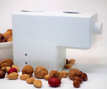 Pelamatic Robito Almendra Electric Nut Cracker Pelamatic Robito Almendra Electric Nut Cracker