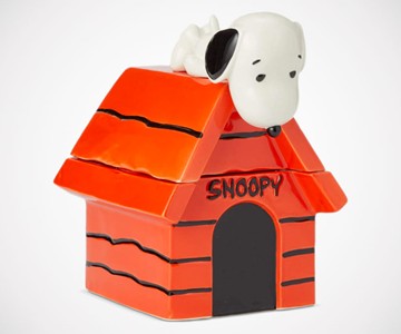 Peanuts Snoopy on Dog House Cookie Jar