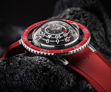 HM7 Aquapod Jellyfish-Inspired Watch