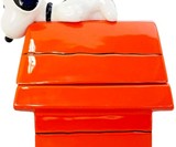 Peanuts Snoopy on Dog House Cookie Jar