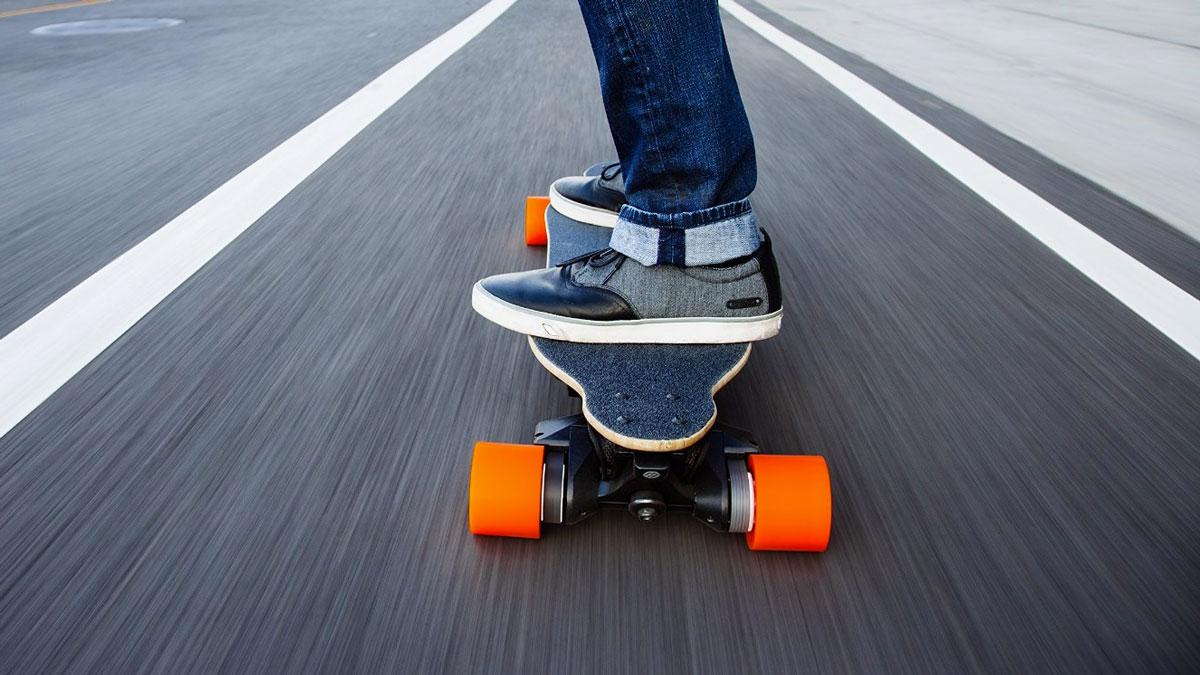 Boosted Dual+ 2000W Electric Skateboard Boosted Dual+ 2000W Electric Skateboard