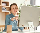 MONITREE - Living Computer Monitor Vines