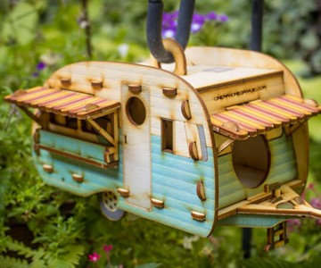 DIY Vintage Camper Birdhouse DIY Vintage Camper Birdhouse