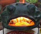 Green Frog Terracotta Pizza Oven
