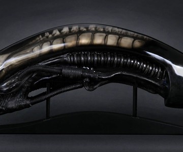 Life-Size Alien Head Life-Size Alien Head