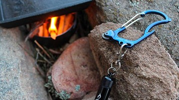 Firebiner Carabiner & Firestarter Firebiner Carabiner & Firestarter