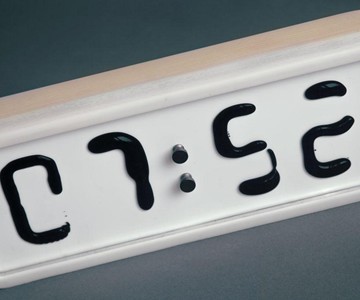 Rhei Liquid Display Clock