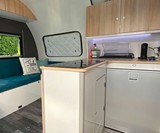 Beauer 3XC Electro-Telescopic Truck Camper