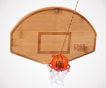 Free Toss Basketball & Hoop Swing Game