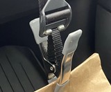 BAGO - Glovebox Clip to Keep Bags Upright in the Car