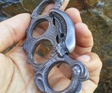 Xenomorph Folding Brass Knuckle Ring