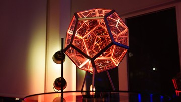 DeepLight 12 - Infinity Mirror LED Dodecahedron DeepLight 12 - Infinity Mirror LED Dodecahedron