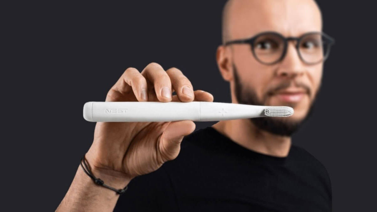 Nest Brush Self-Dispensing UV-C Toothbrush Nest Brush Self-Dispensing UV-C Toothbrush