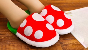 Super Mario Bros. Piranha Plant Slippers Super Mario Bros. Piranha Plant Slippers