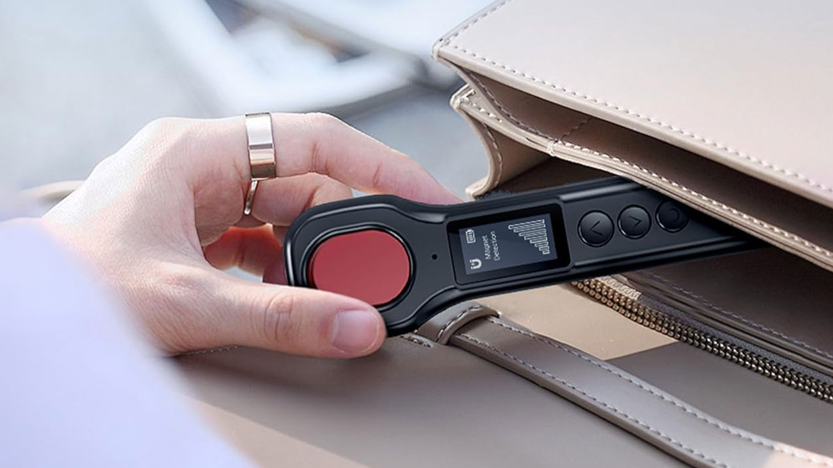 SpyFinder Pro Hidden Camera Detector SpyFinder Pro Hidden Camera Detector