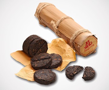 Loose Leaf Tea Discs in Bamboo Leaf Tube