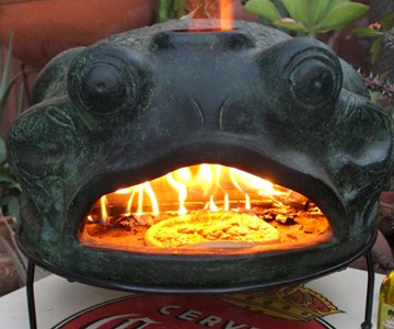 Green Frog Terracotta Pizza Oven Green Frog Terracotta Pizza Oven
