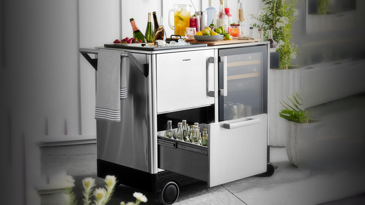 Dometic MoBar 550S Outdoor Mobile Bar Cart Dometic MoBar 550S Outdoor Mobile Bar Cart