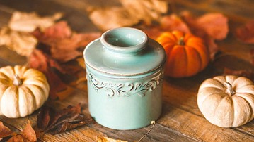 Butter Bell Crock for Fresh, Spreadable Butter Butter Bell Crock for Fresh, Spreadable Butter
